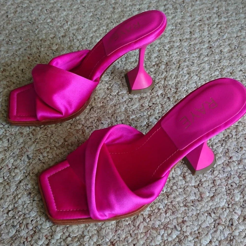 Revolve RAYE Alexus Heel in Fuschia pink size 6.5 - Picture 1 of 12